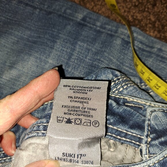 Silver SUKI 17" Distressed With Embroidered Pockets Western Glove Works Jeans - Picture 10 of 12